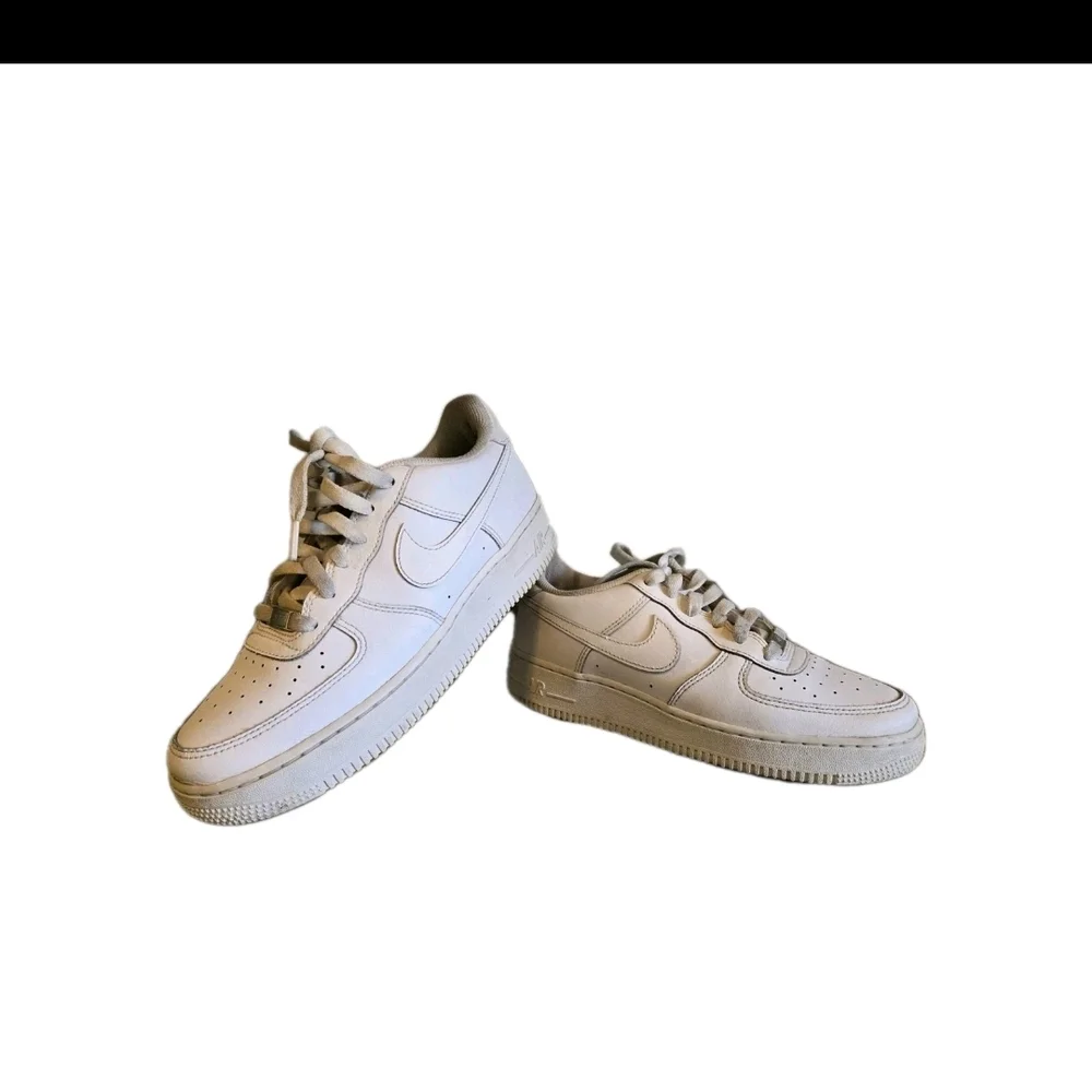 Gently Used Nike Air Force 1 Mid LE 'Triple White' DH2935-111 Kids Size 6.5Y